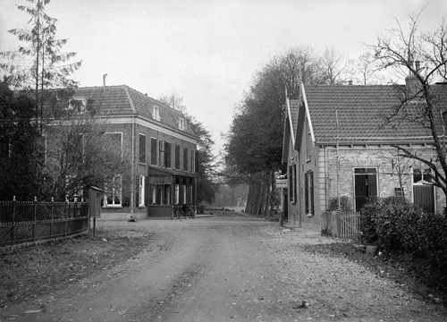 Dubbele woning / oudst bekende school van Hummelo (foto: collectie Erfgoed Centrum Achterhoek en Liemers (ECAL))