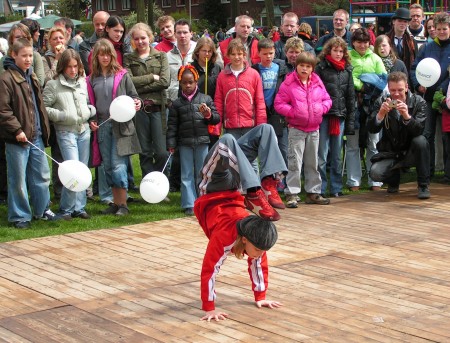 Breakdance op Koninginnedag in Velp