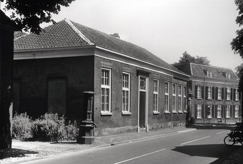 Lagere school aan de Dorpsstraat (collectie ECAL)