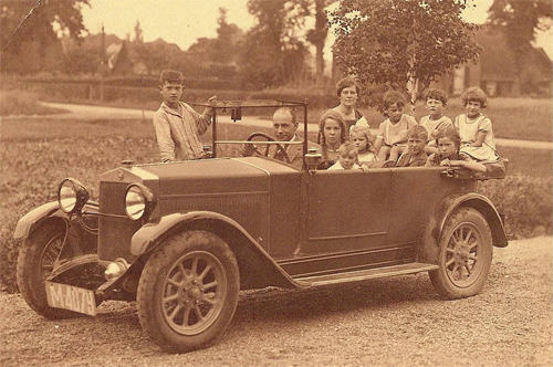 dokter bart westerbeek van eerten met gezin 1924